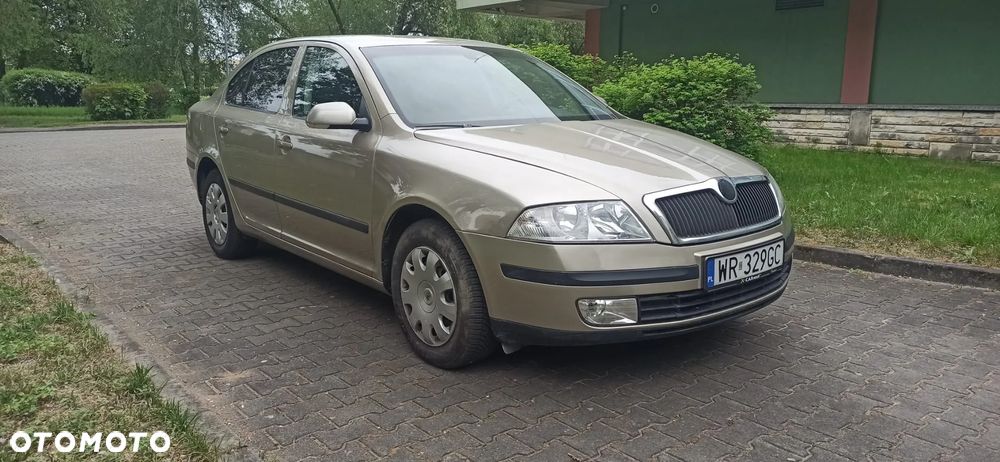 Skoda Octavia 1.6 FSI Ambiente - 10