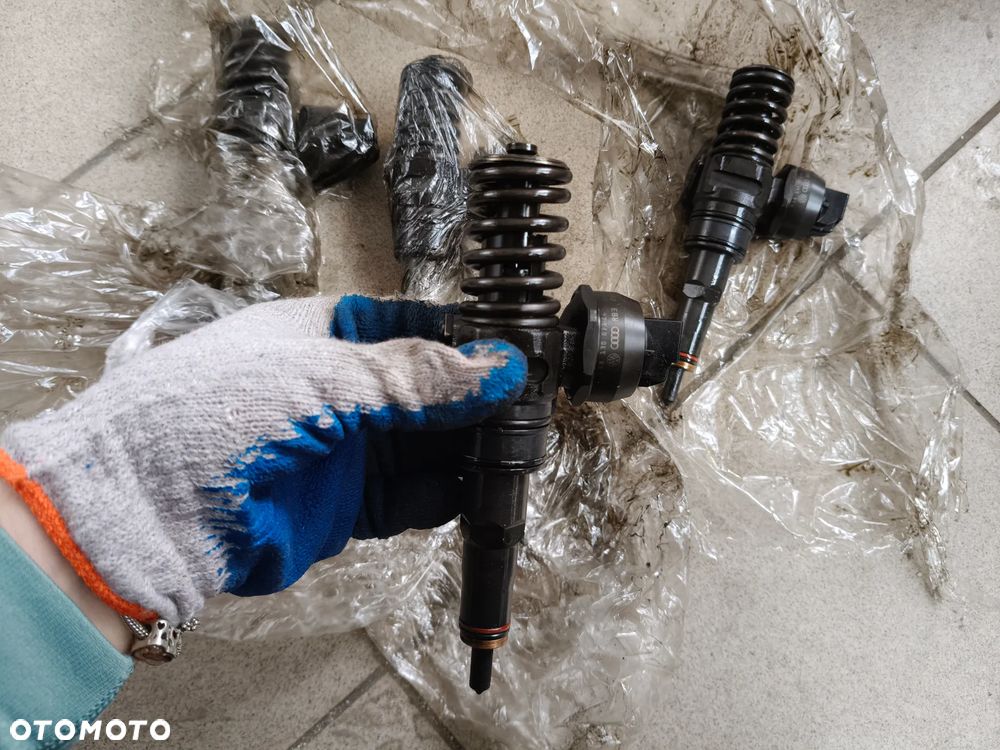 Pompowtryskowacze VW golf v 1.9 TDI 038130073AG - 1