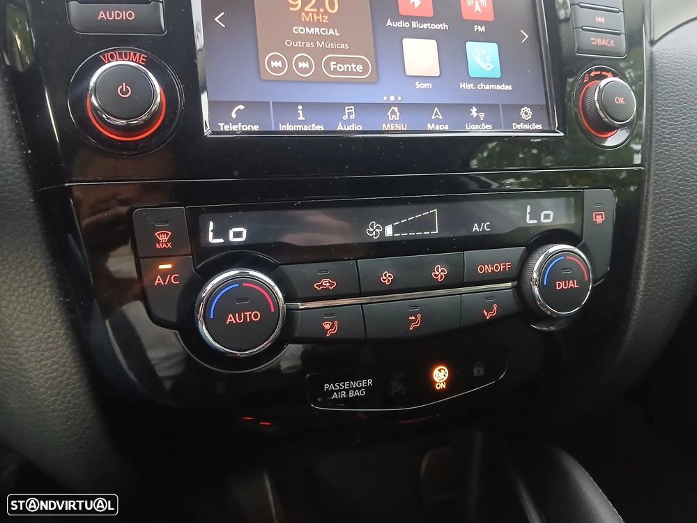 Nissan Qashqai 1.3 DIG-T N-Connecta J18 - 28