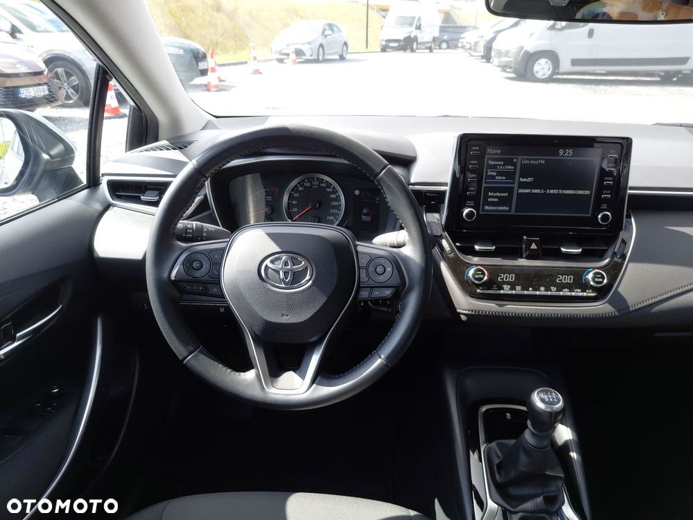 Toyota Corolla - 12