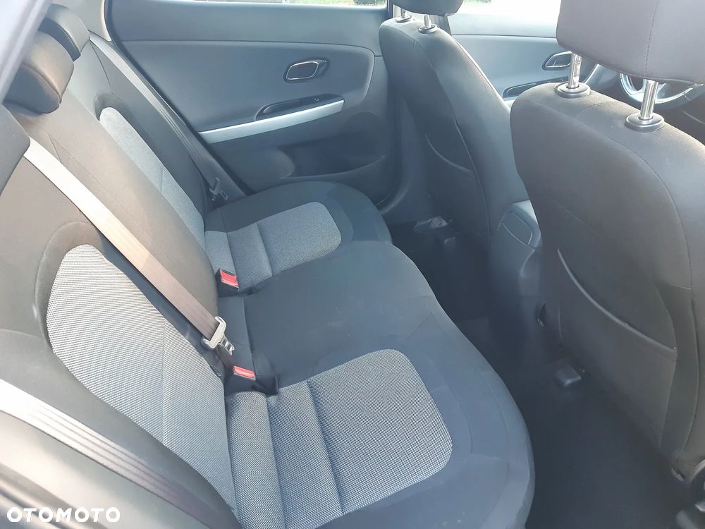 Kia Ceed 1.6 GDI Dream Team Edition - 18