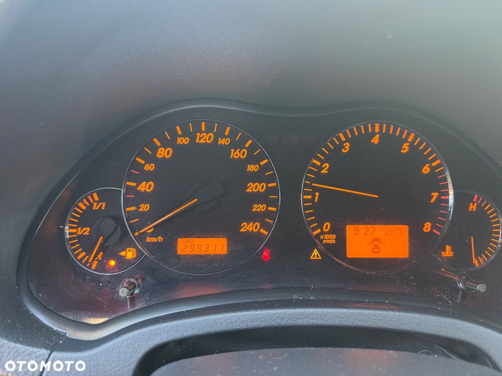 Toyota Avensis 2.0 VVT-i Sol plus - 11
