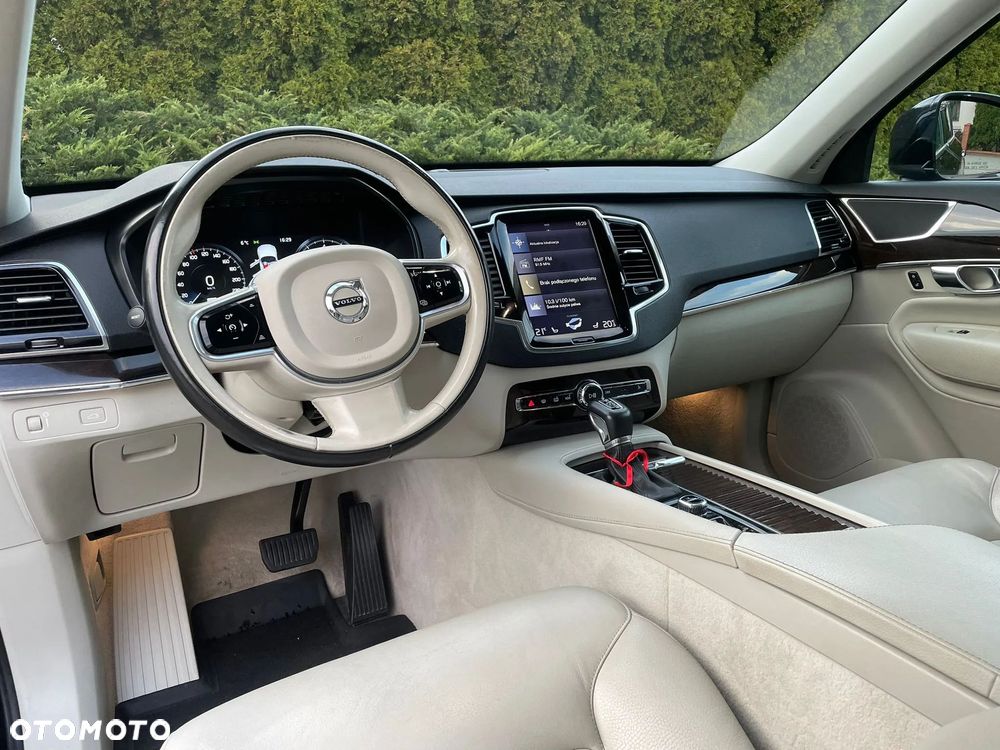 Volvo XC 90 T6 AWD Momentum 7os - 23