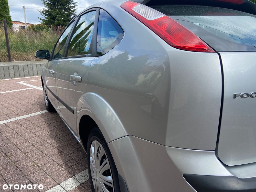 Ford Focus 1.6 Ambiente - 9