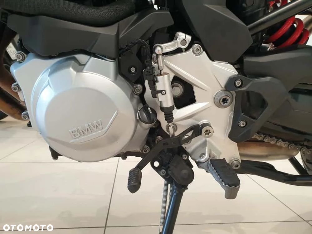 BMW F - 24
