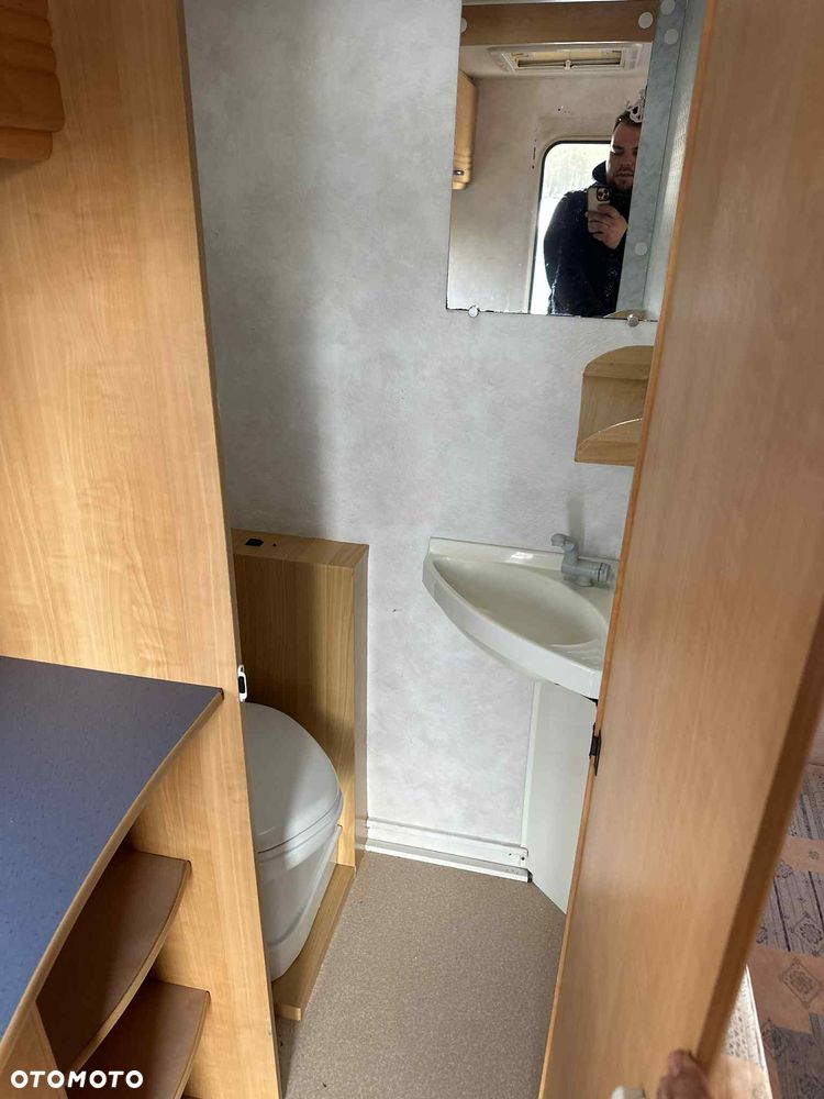 Caravelair ANTARES 400 _ WC, TRUMATIC, 2 Łożka, Stolik, Lodówka, Zlew, Kuchenka - 17