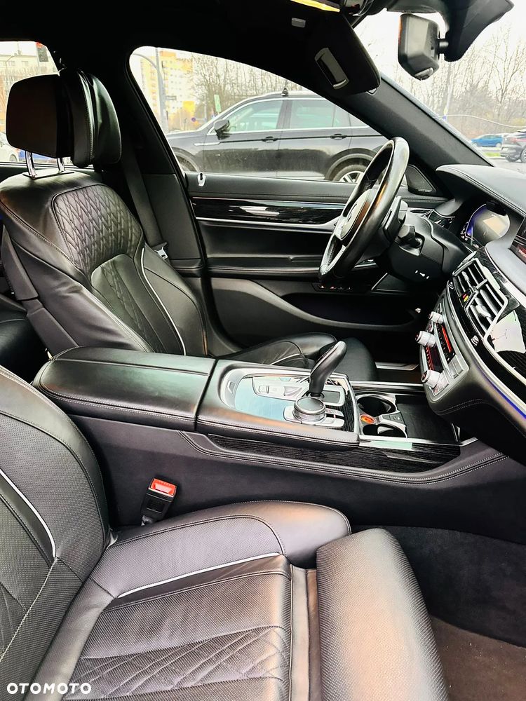 BMW Seria 7 740d xDrive sport - 9