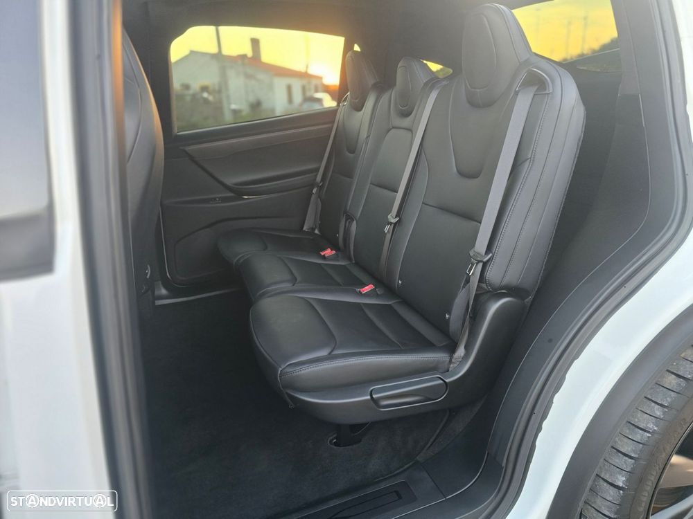 Tesla Model X P100D - 13