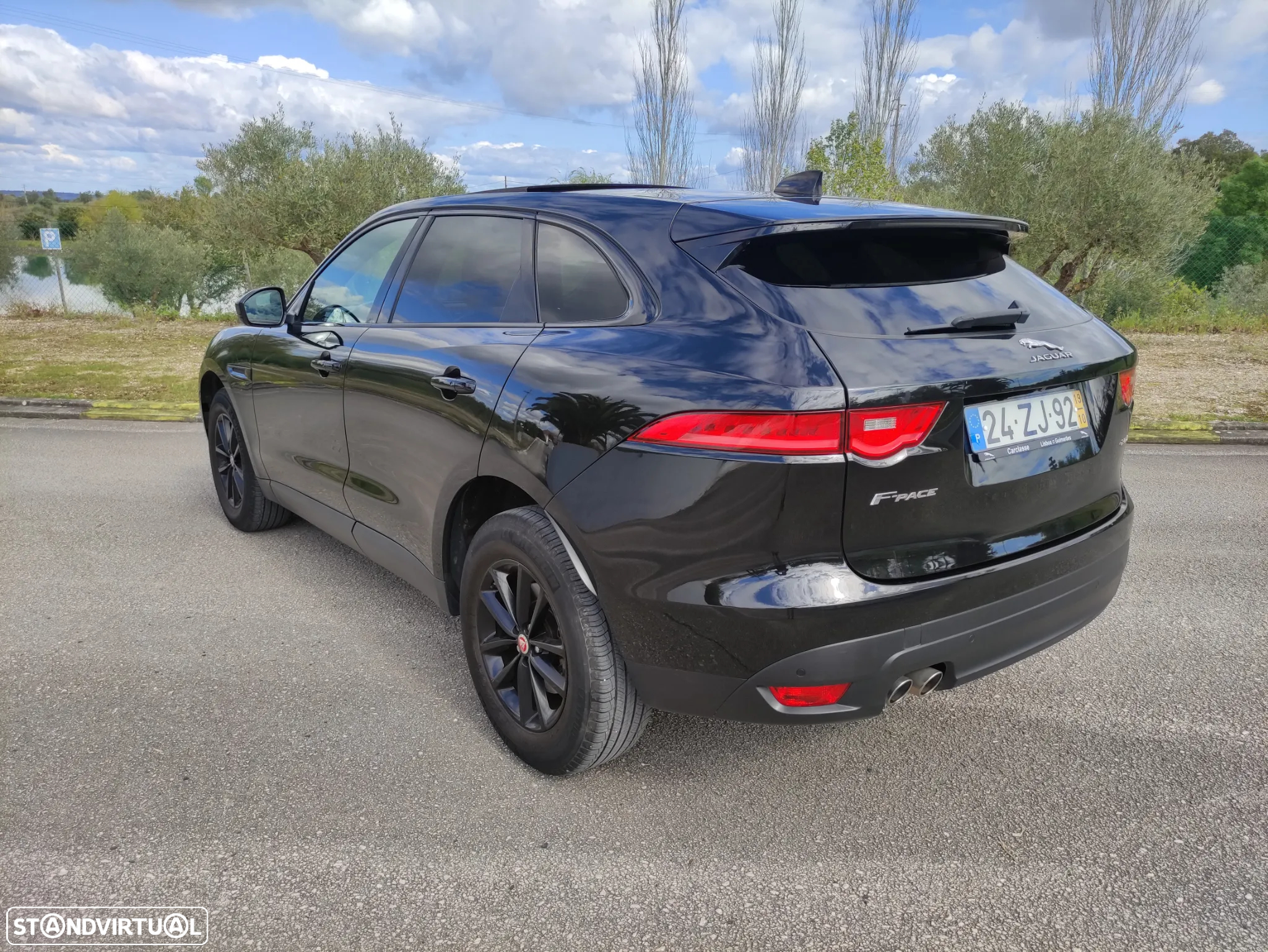 Jaguar F-Pace 2.0 i4D Portfolio Aut. - 2