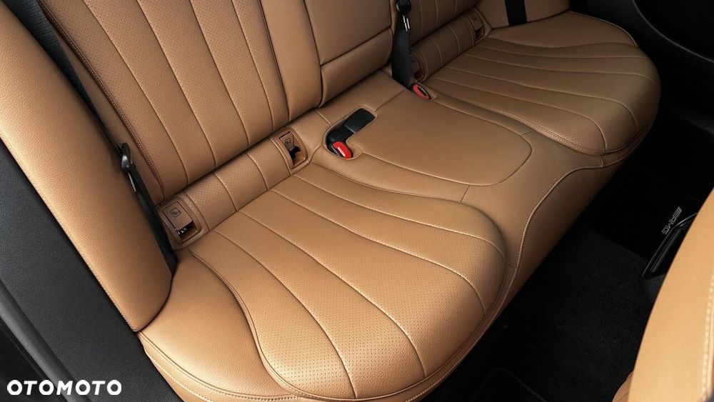 Mercedes-Benz Klasa E 220 d mHEV 4-Matic AMG 9G-Tronic - 31