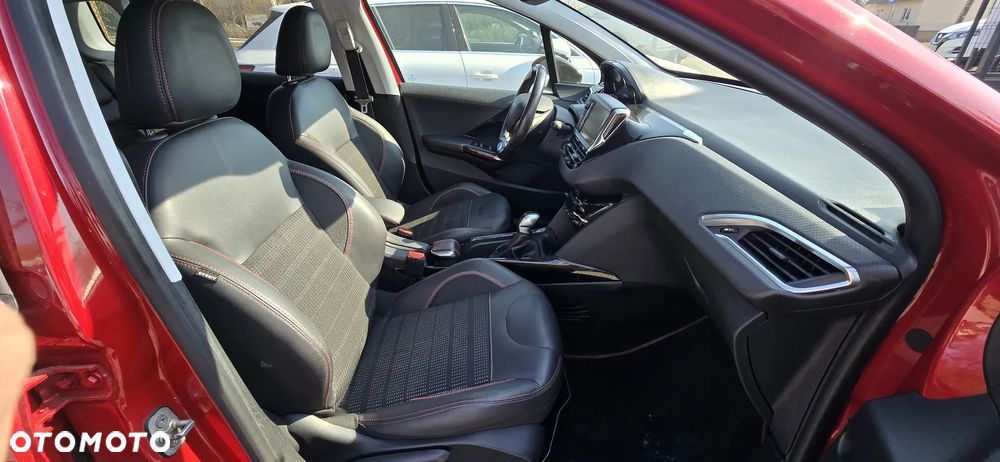 Peugeot 2008 PureTech 110 Stop&Start GT-Line Edition - 16