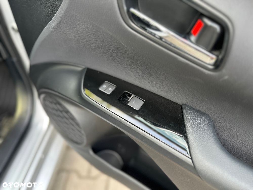 Toyota Prius 1.8 Hybrid Active - 19