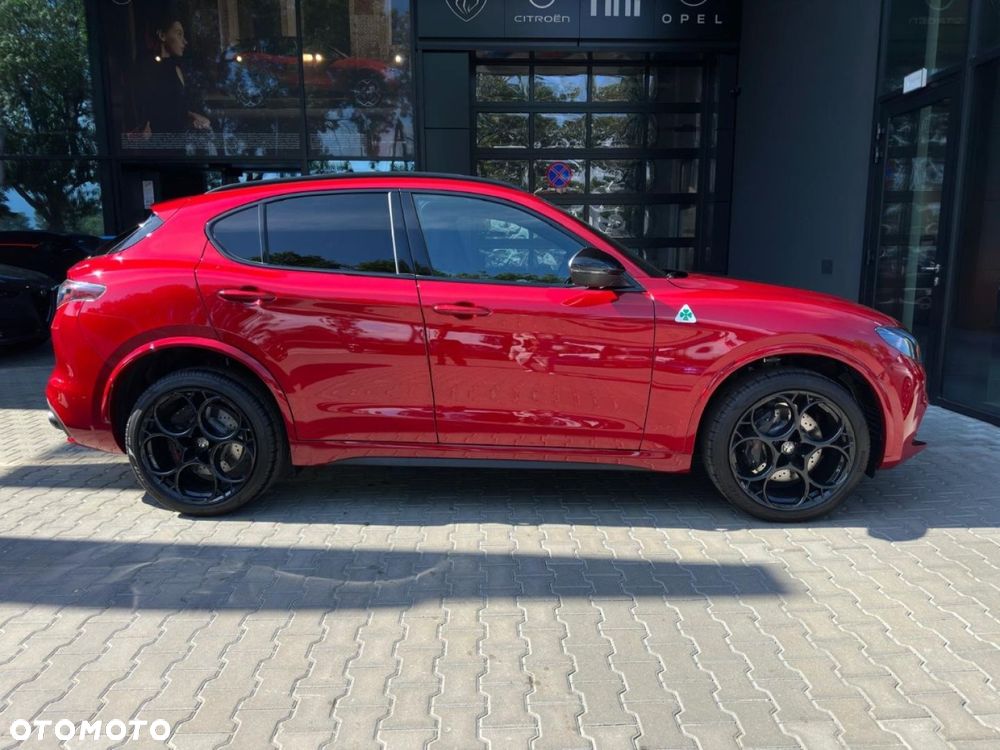 Alfa Romeo Stelvio - 6