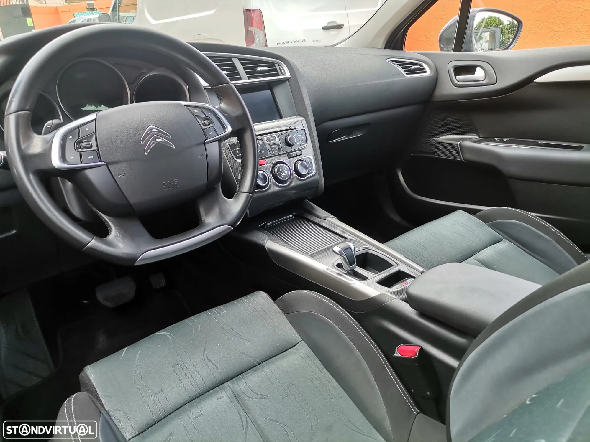 Citroën C4 e-HDi 115 ETG6 Selection - 9