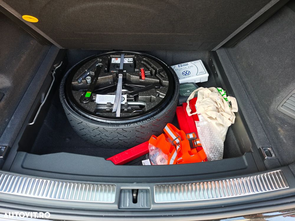 Volkswagen Touareg V6 TDI 4MOTION Elegance - 12