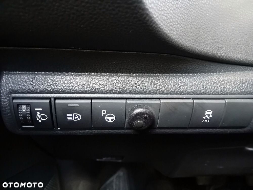 Toyota Corolla 2.0 Hybrid Comfort - 22