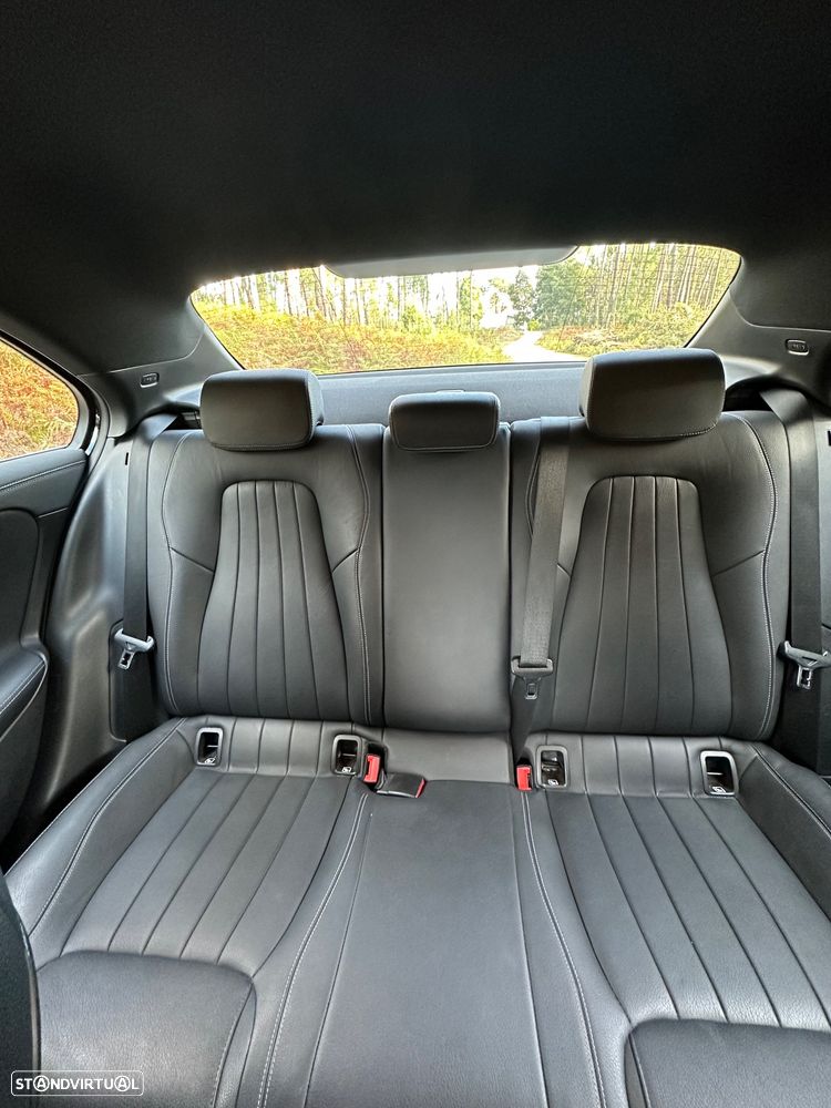 Mercedes-Benz A 250 Limousine e 8G-DCT Progressive - 14
