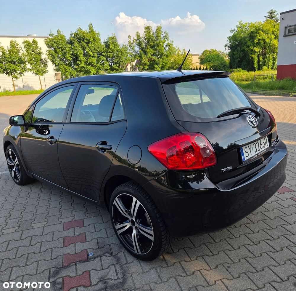Toyota Auris 1.6 VVT-i Executive - 4
