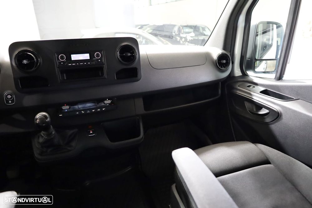Mercedes-Benz Sprinter 315 CDI/43 Luxo (2+2+2+3) - 24
