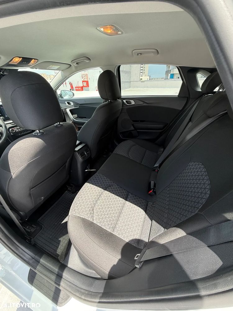 Kia Ceed 1.5 T-GDI 7DCT MHEV GT Line - 8