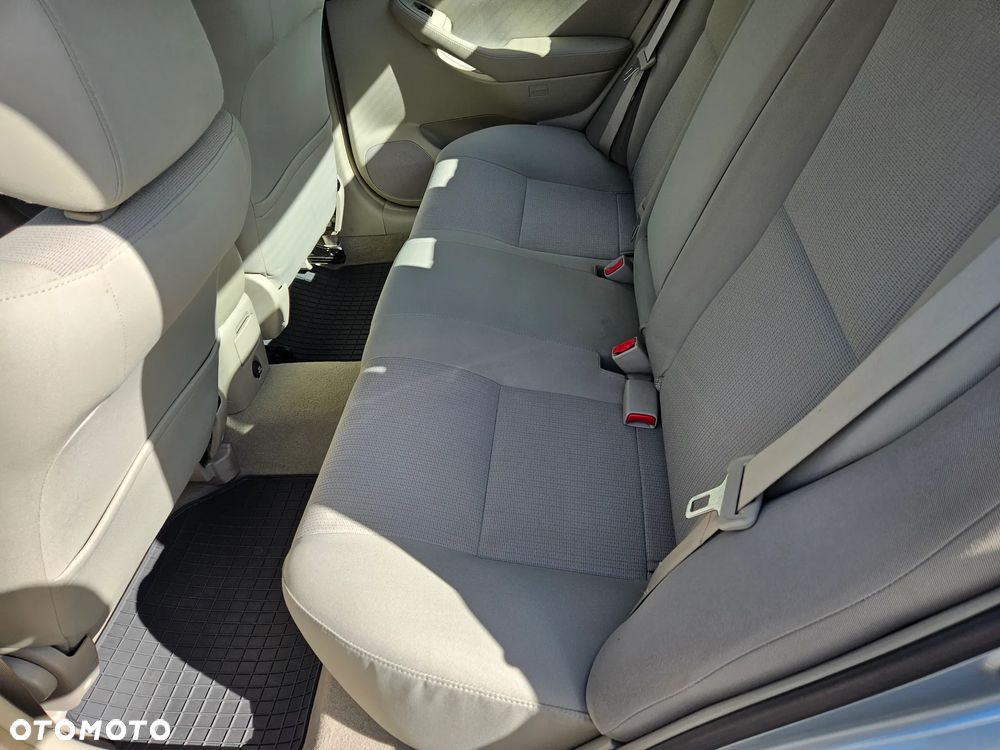 Toyota Avensis 2.0 D-4D Sol - 24