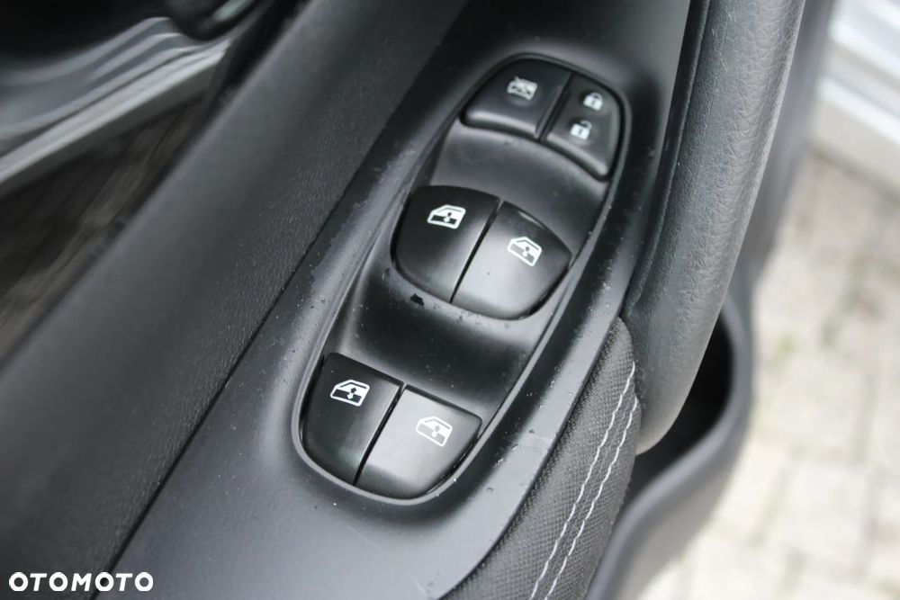 Nissan Qashqai 1.6 DCi Tekna Xtronic - 12
