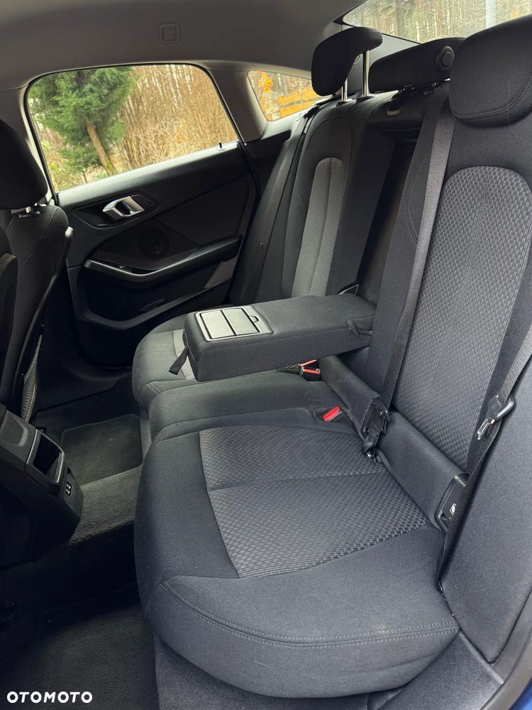 BMW Seria 2 218i - 24