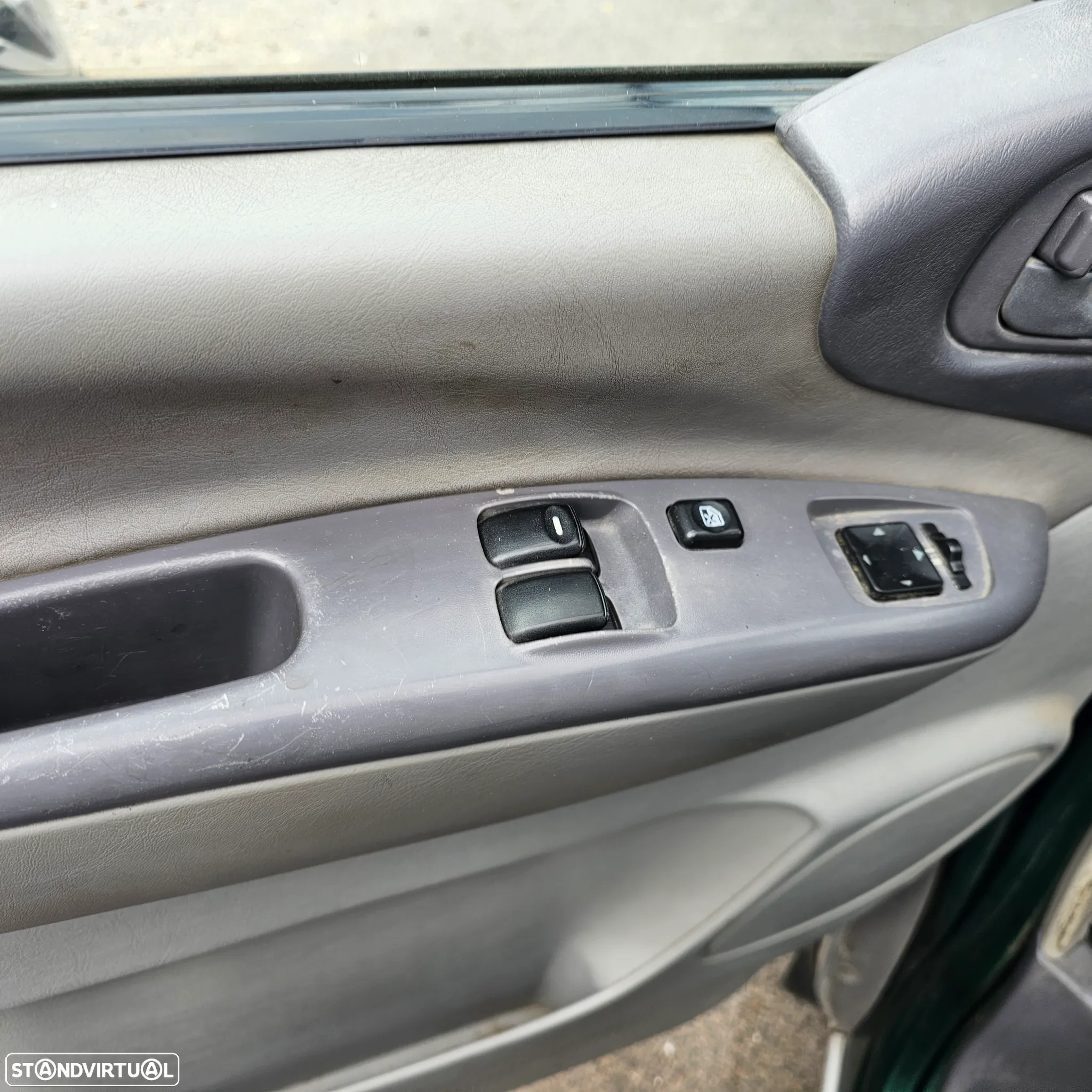 Mitsubishi Space Gear 2.5 TD GLX AC - 11