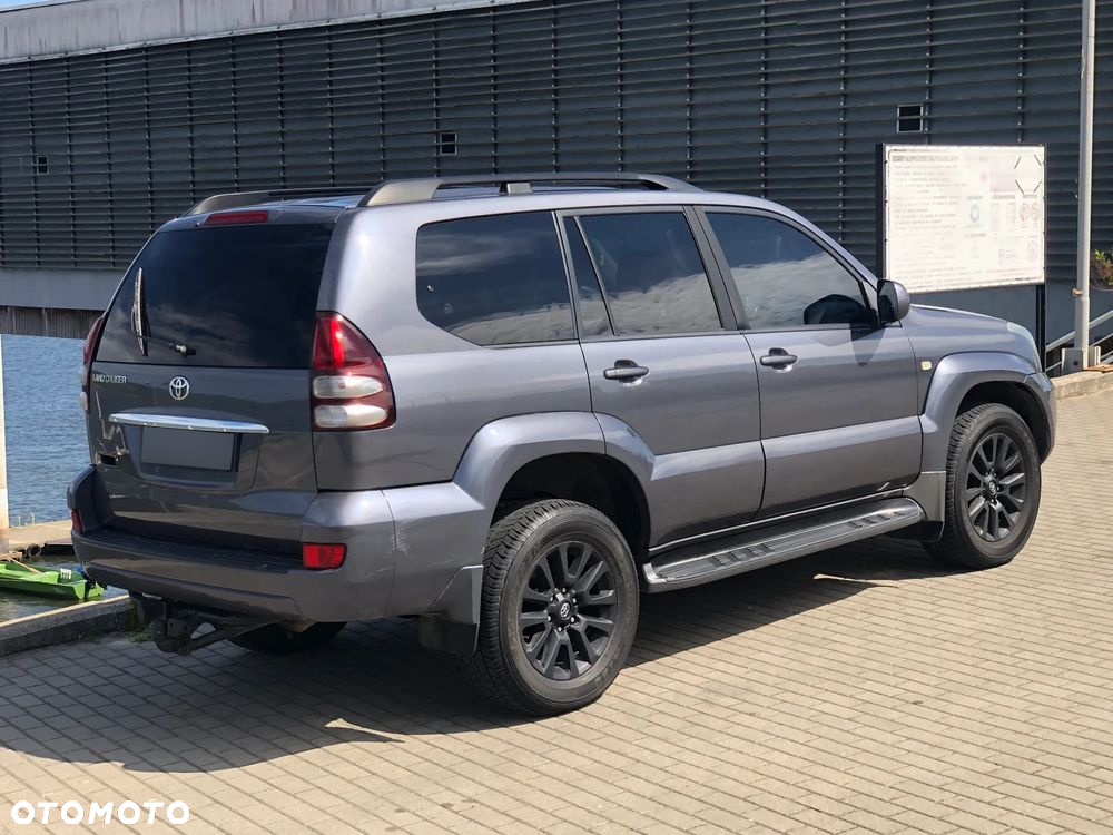 Toyota Land Cruiser - 19