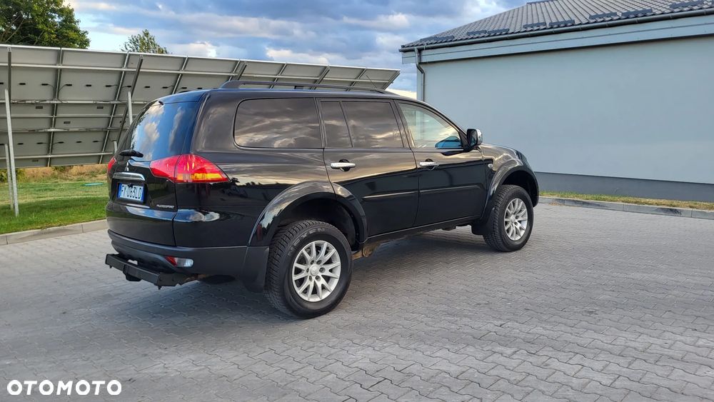 Mitsubishi Pajero Sport 2.5 DID Intense + - 13