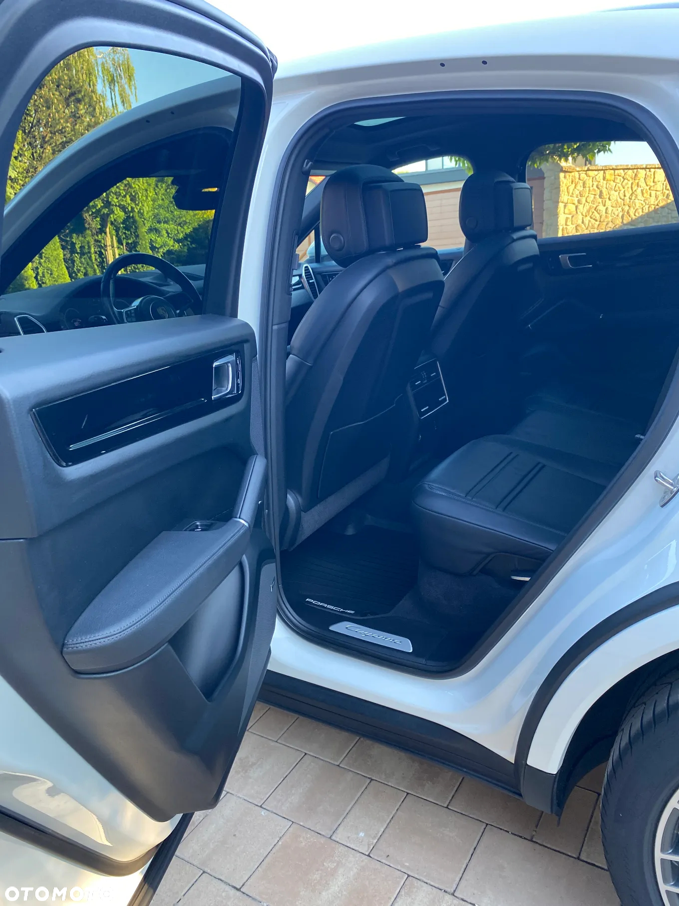 Porsche Cayenne Coupe - 16