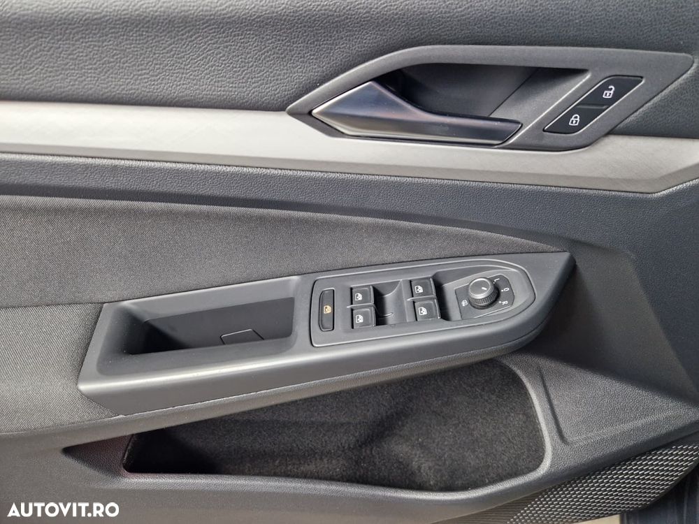 Volkswagen Golf - 10