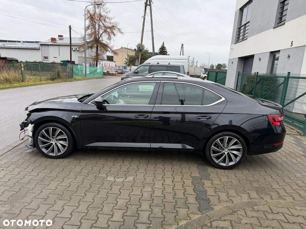 Skoda Superb 2.0 TDI 4x4 L&K DSG - 6