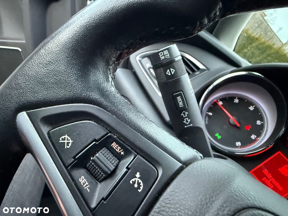 Opel Astra 2.0 CDTI DPF Design Edition - 25