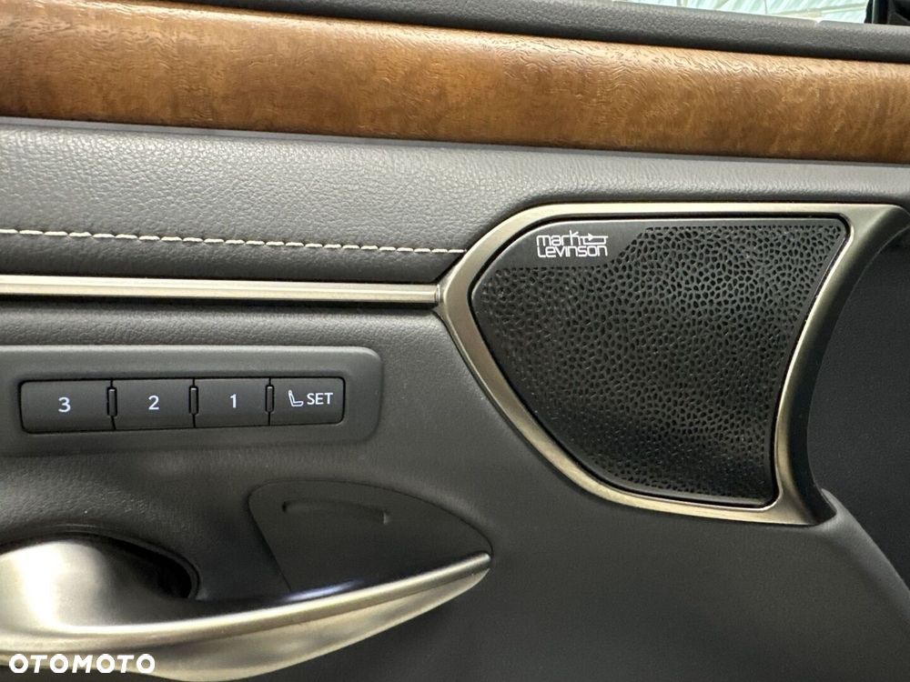 Lexus ES 300h Omotenashi - 20