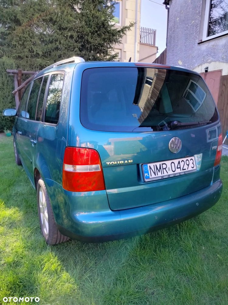 Volkswagen Touran - 8