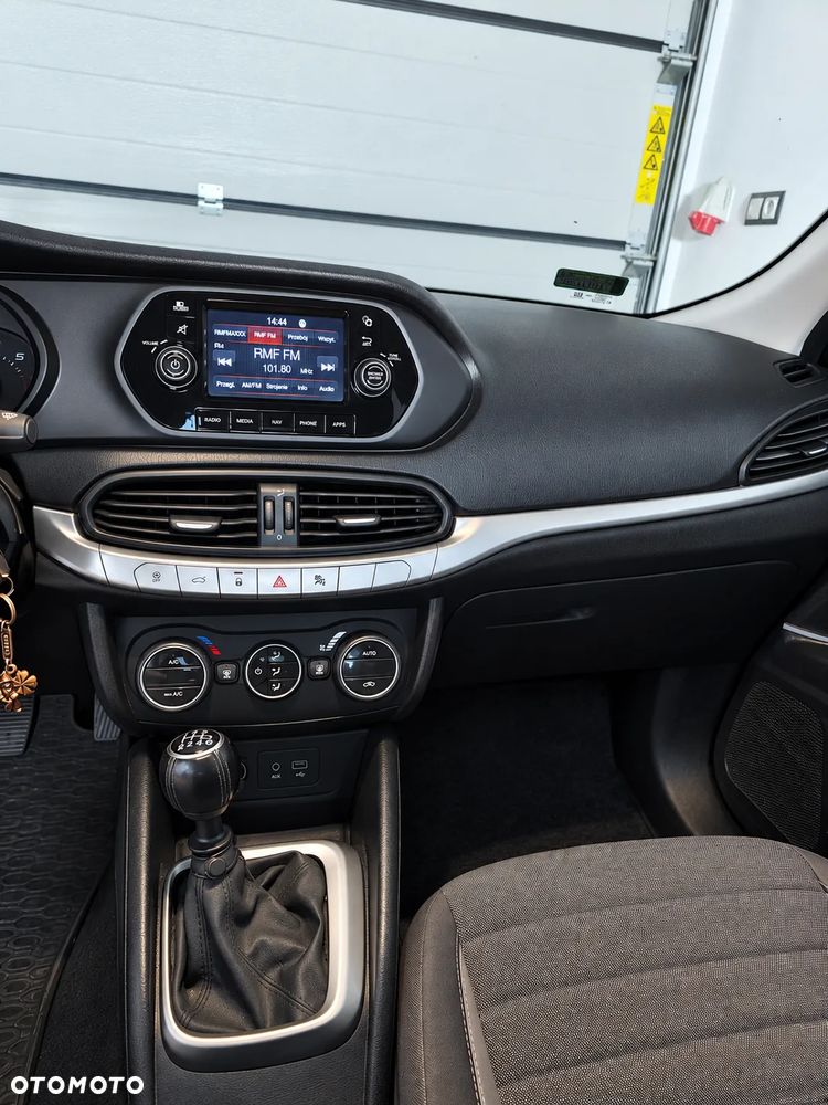 Fiat Tipo 1.4 16v Lounge EU6d - 8