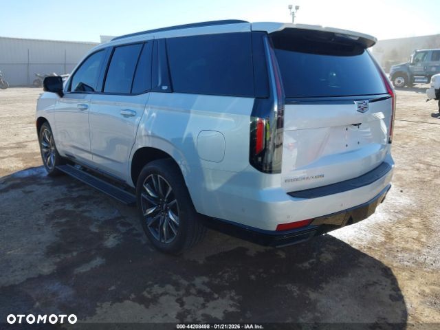 Cadillac Escalade - 2