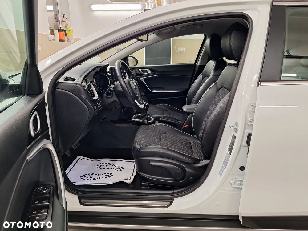 Kia XCeed 1.4 T-GDI OPF JBL SOUND EDITION - 19