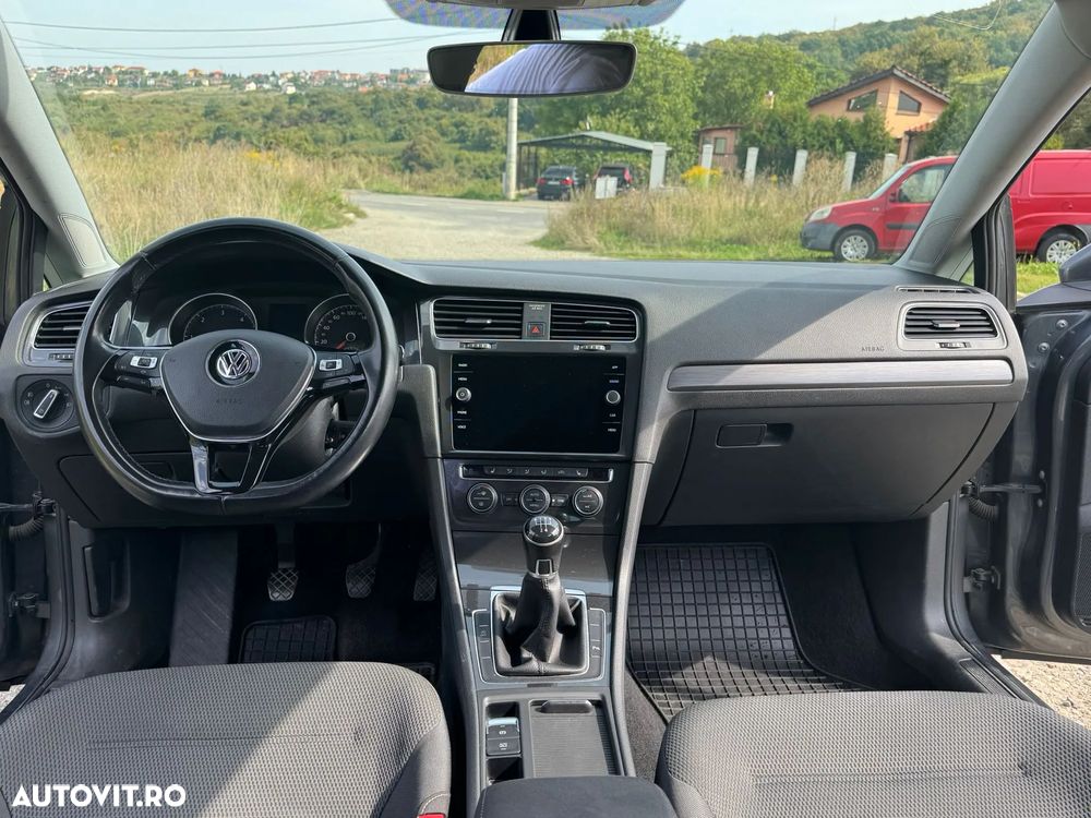 Volkswagen Golf 1.6 TDI Comfortline - 17