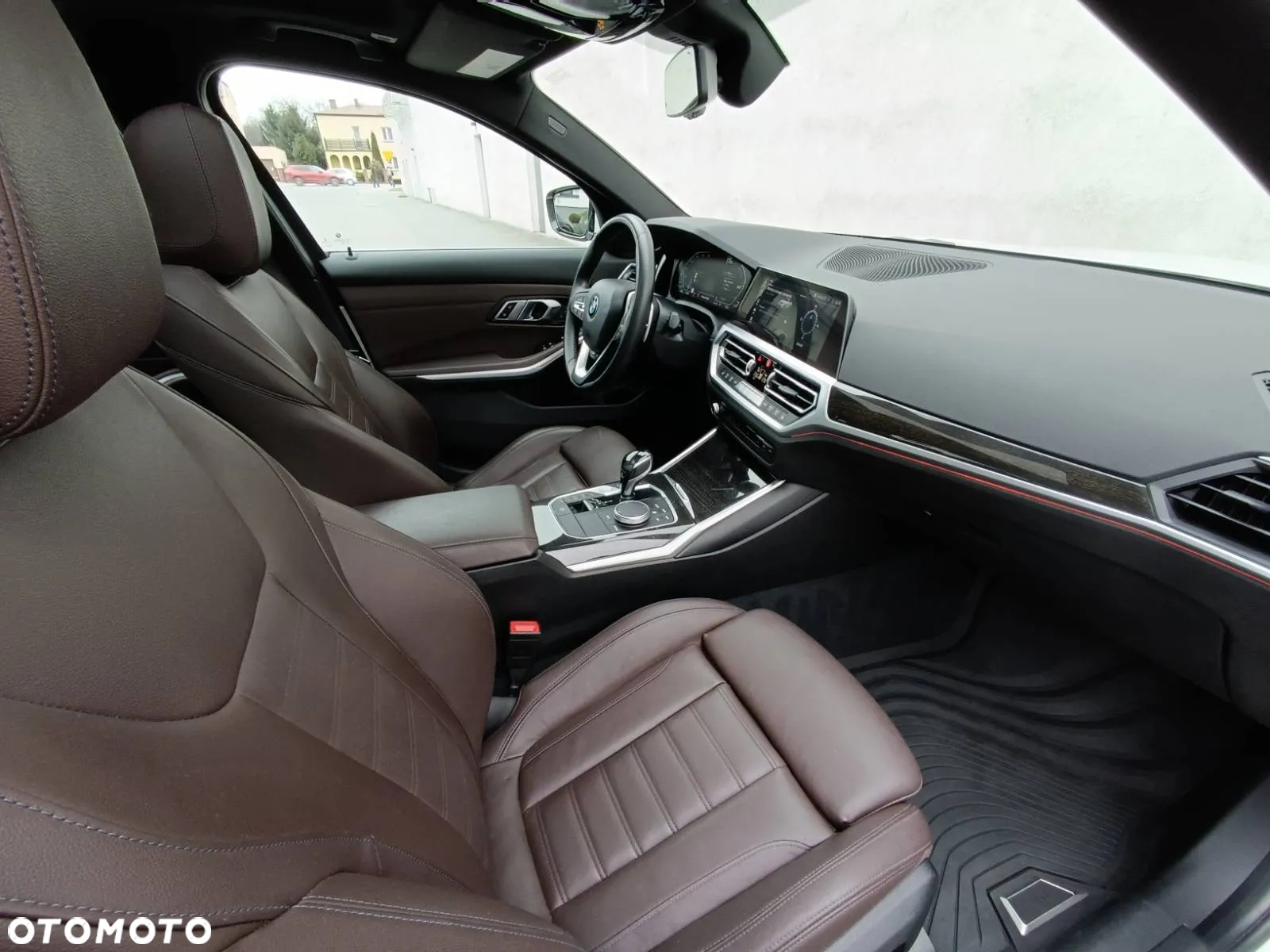 BMW Seria 3 330i - 9