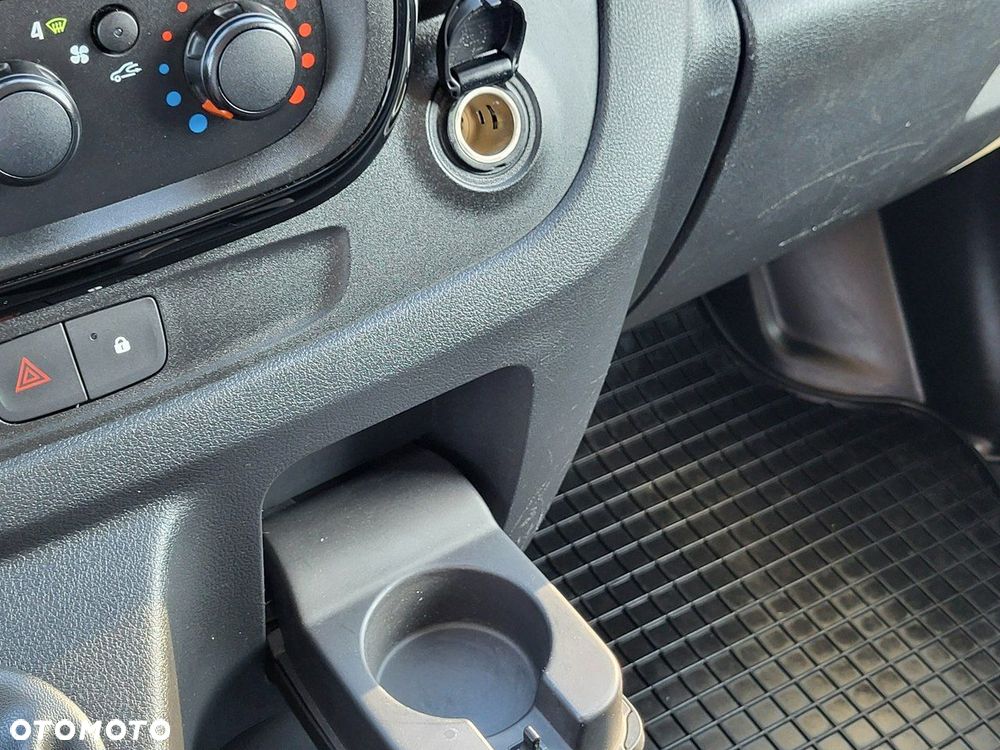 Opel Vivaro - 27