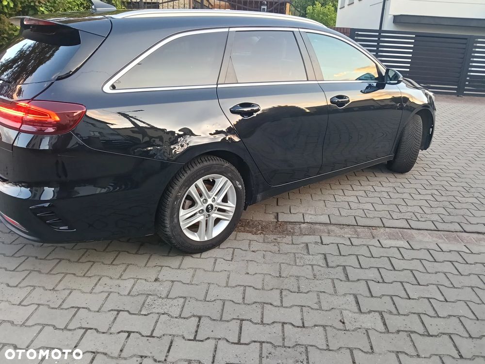 Kia Ceed - 12