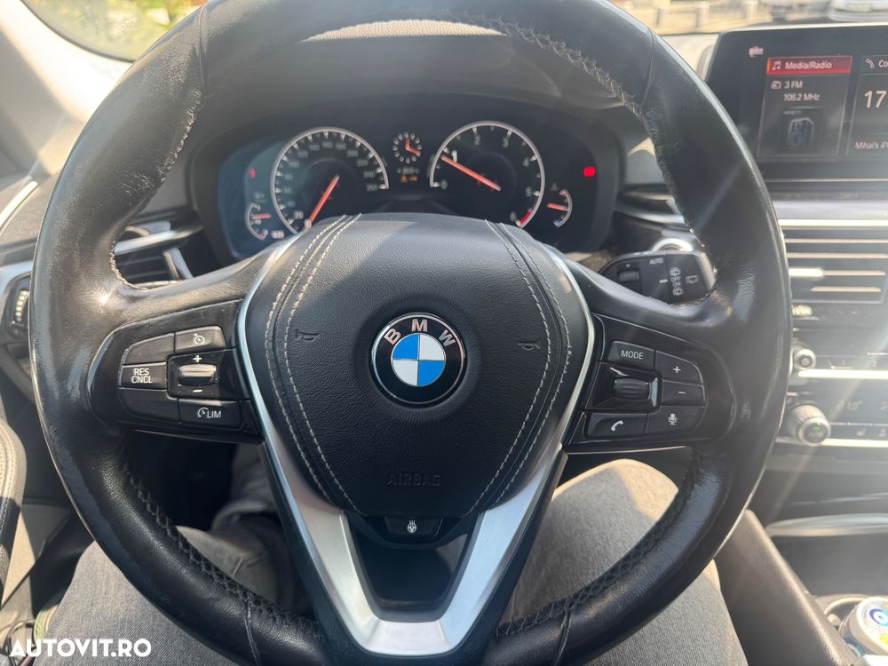BMW Seria 5 520d xDrive AT - 12