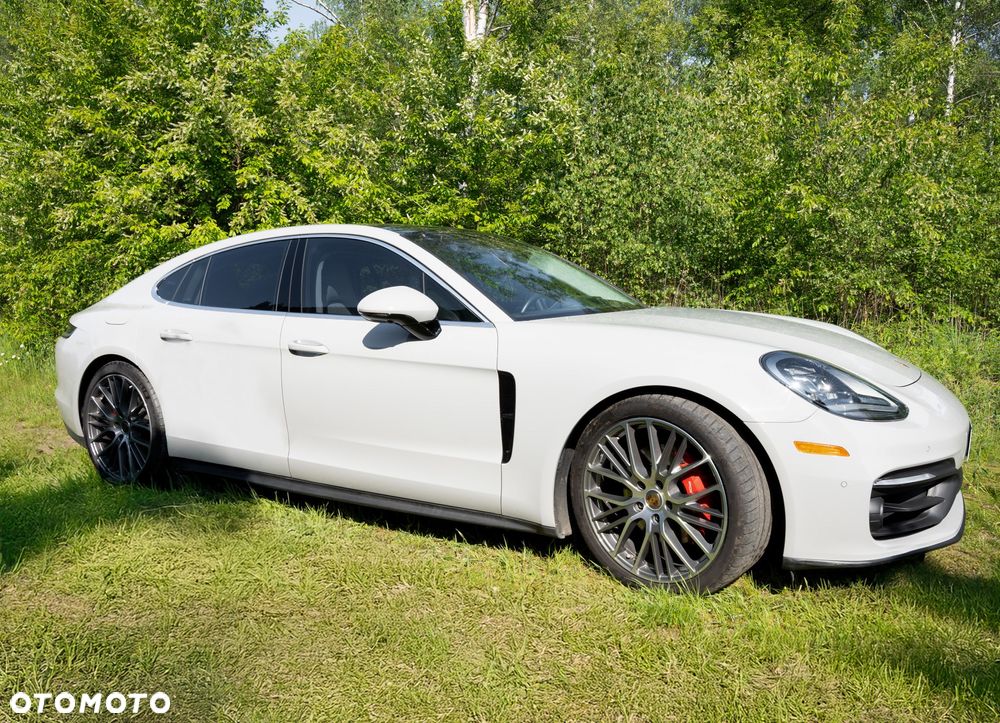 Porsche Panamera - 4