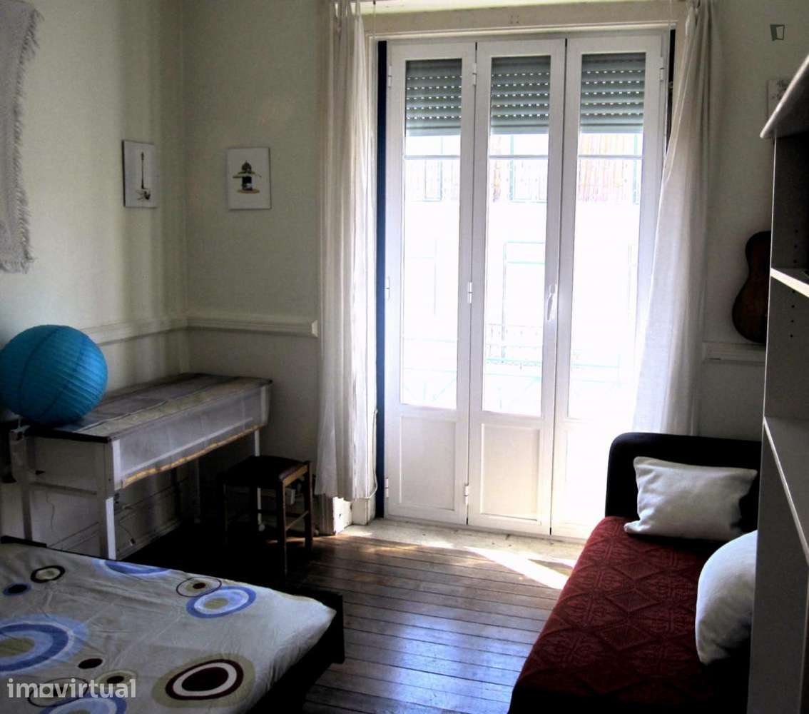 Quarto - localizado em Anjos Lisbon - Grande imagem: 3/23