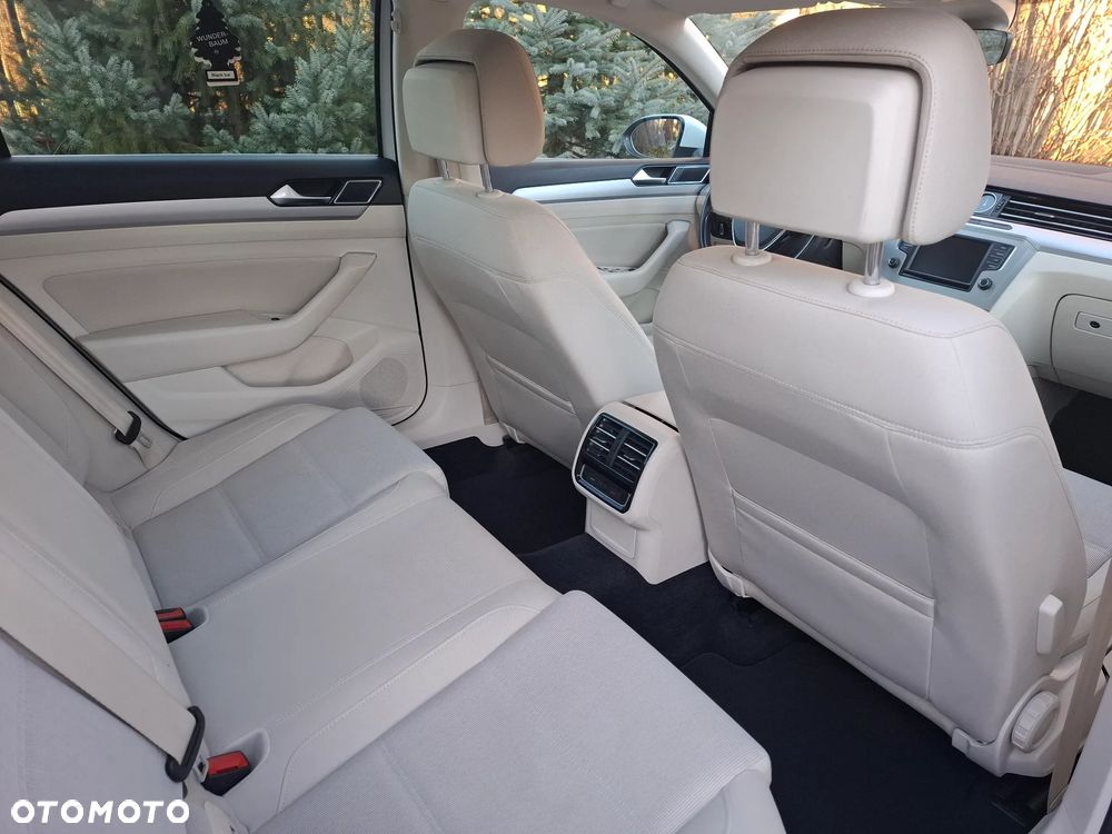 Volkswagen Passat 1.4 TSI BMT Comfortline - 21