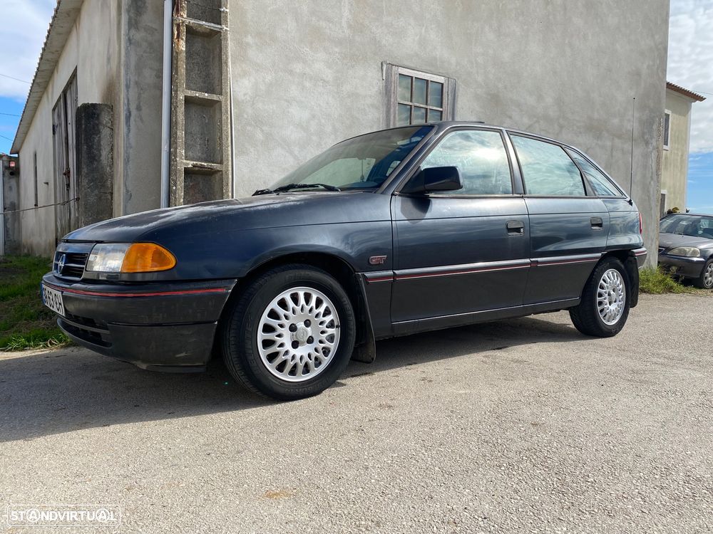 Opel Astra 1.4i GT - 1