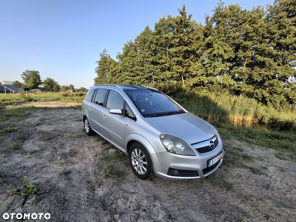 Opel Zafira 1.8 Cosmo - 23