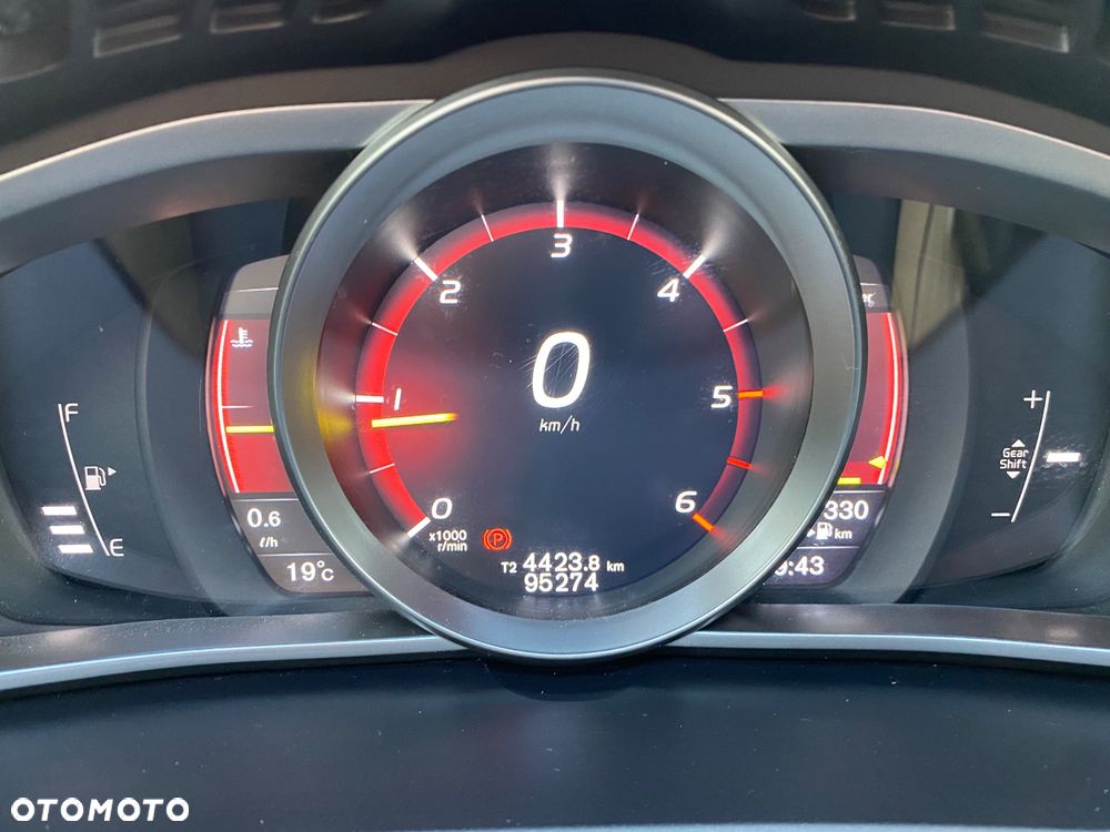 Volvo V40 D2 Momentum - 28